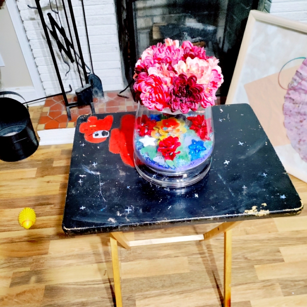 Artificial flower arrangement
